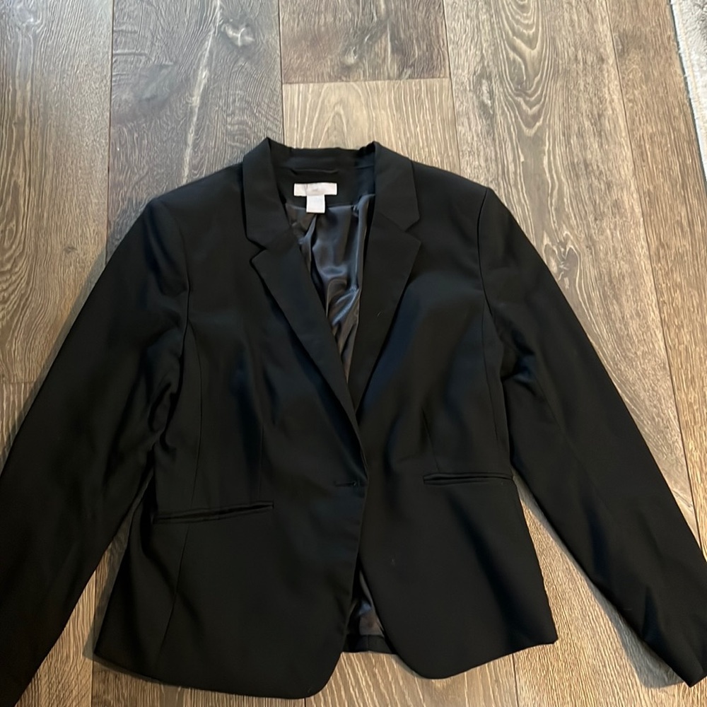 H&M woman’s size 10 black blazer suit jacket